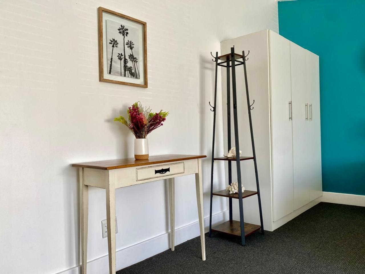 Hermanus Waterfront Apartment Rum bild